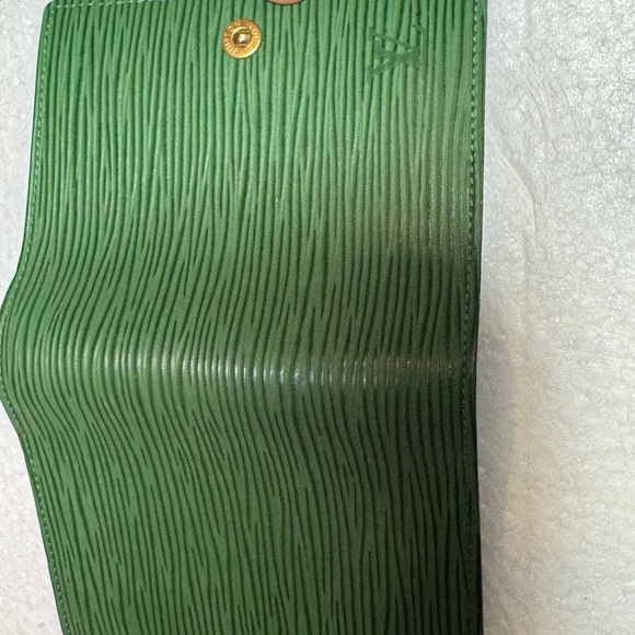 Louis Vuitton Green Epi phone book card holder **RARE** - Picture 12 of 16
